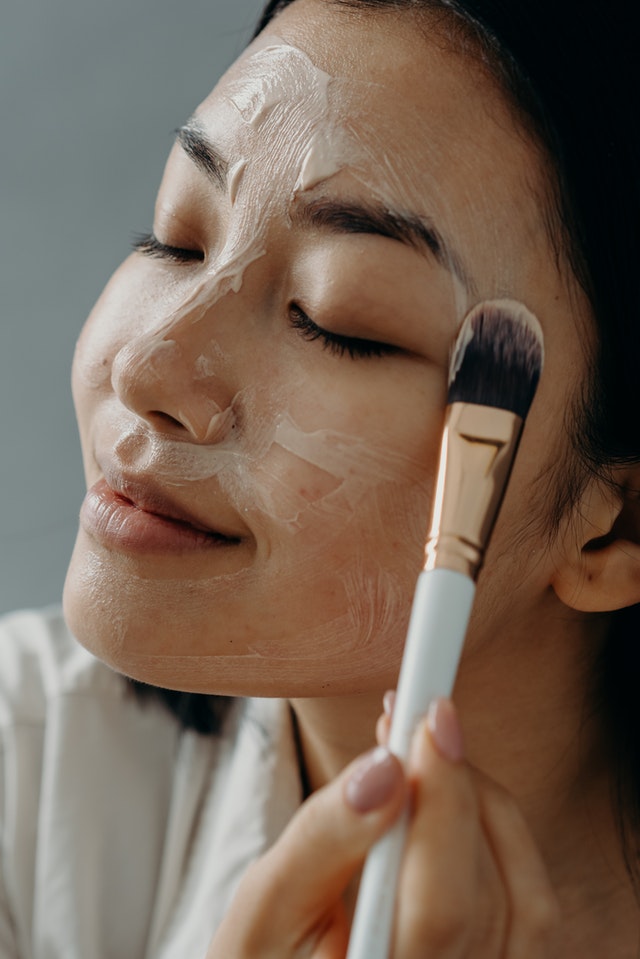 What are pores and how can i reduce them?